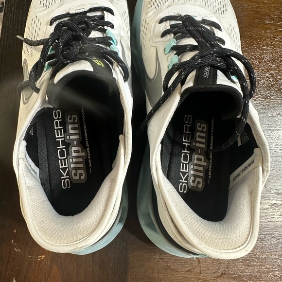 Sketchers‎ White and Light Blue Athletic Shoes